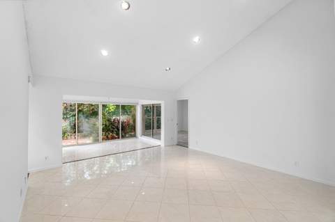 5635 Kiowa Circle, Boynton Beach FL - photo 18 of 54