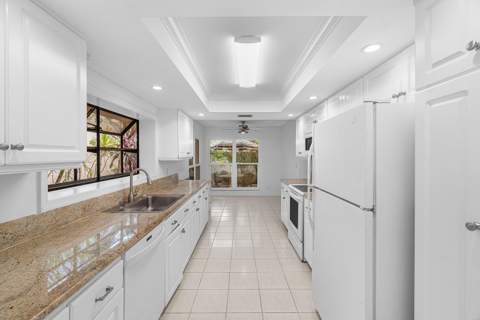 5635 Kiowa Circle, Boynton Beach FL - photo 9 of 54