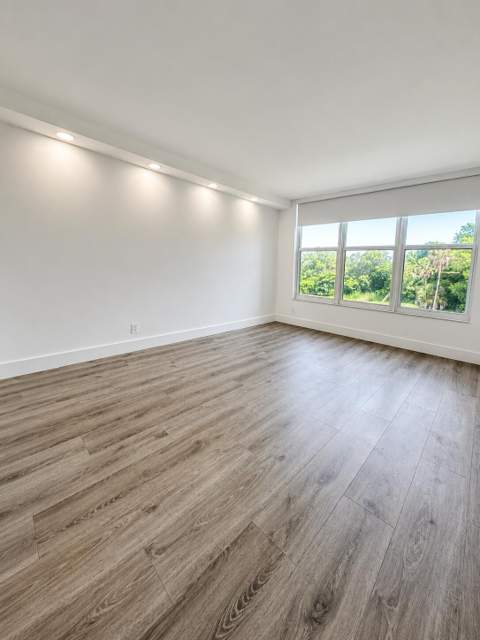 3930 Oaks Clubhouse Drive #303, Pompano Beach FL - photo 10 of 19