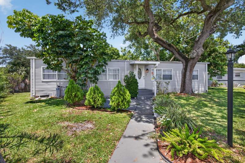 3 bedroom Manufactured Home at 170 Maple Avenue, The Meadows, Palm Beach Gardens — photo 4