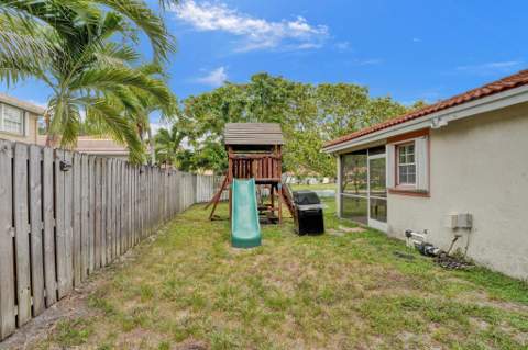 13525 NW 5th Court, Plantation FL - photo 11 of 15