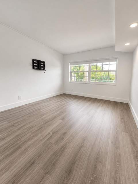 3930 Oaks Clubhouse Drive #303, Pompano Beach FL - photo 17 of 19