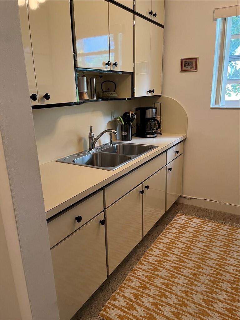 1 bedroom Stock Cooperative at 700 Bayshore Drive #21, Beach Shore Apts Co-Op, Fort Lauderdale — photo 5