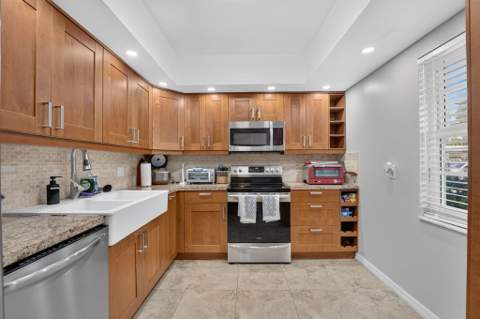 3960 Oaks Clubhouse #110, Pompano Beach FL - photo 8 of 52