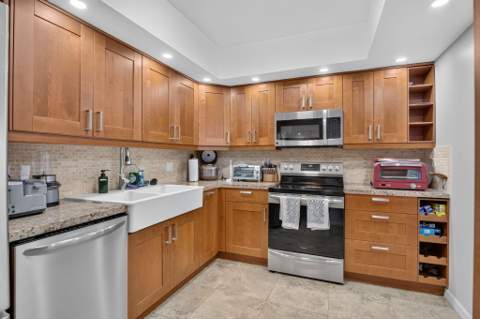 3960 Oaks Clubhouse #110, Pompano Beach FL - photo 6 of 52