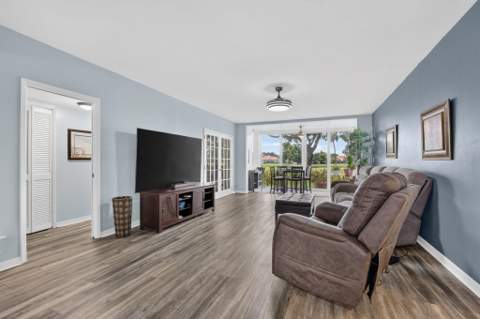 3960 Oaks Clubhouse #110, Pompano Beach FL - photo 16 of 52