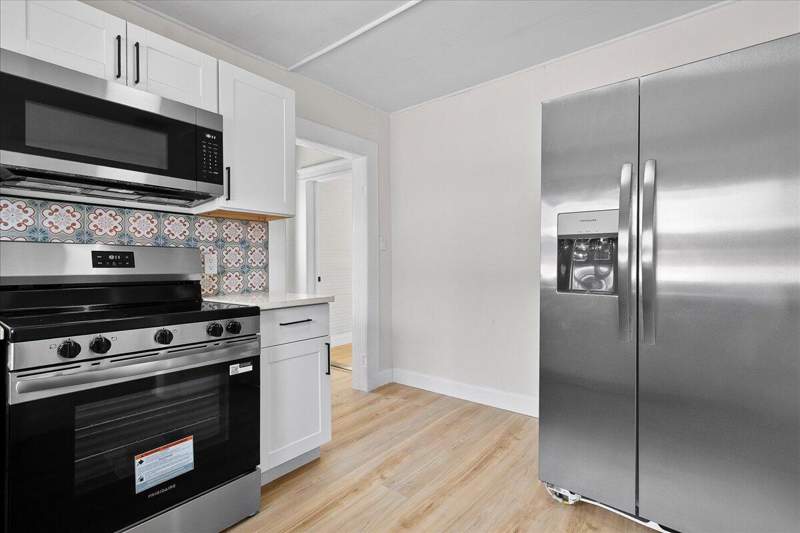 3 bedroom Single Family Residence at 1011 22nd Street, Gray, West Palm Beach — photo 4
