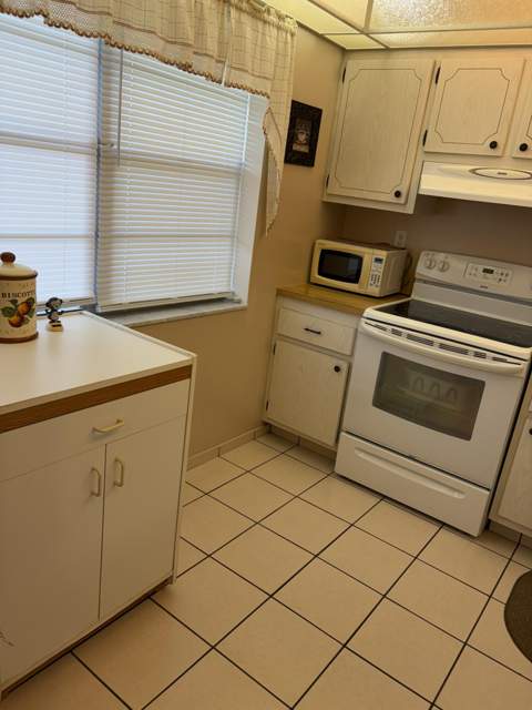 2649 NW 48th Terrace #433, Lauderdale Lakes FL - photo 17 of 38