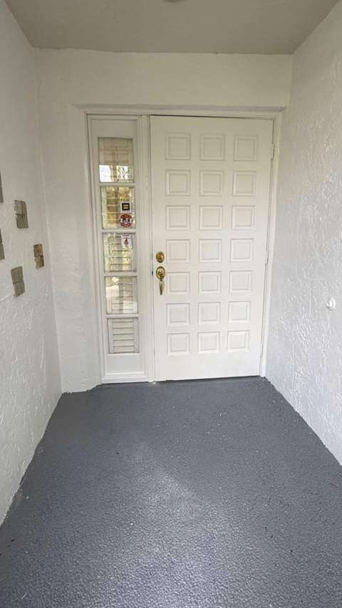 5635 Kiowa Circle, Boynton Beach FL - photo 7 of 54