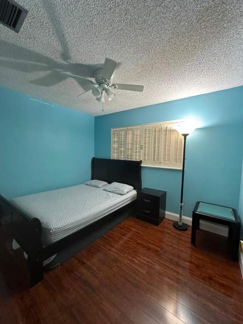 102 Pleasant Hill Lane, Tamarac FL - photo 6 of 25