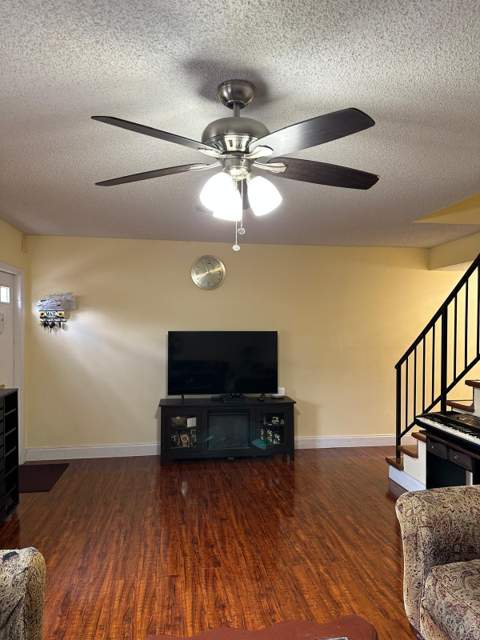 102 Pleasant Hill Lane, Tamarac FL - photo 13 of 25