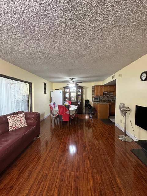 102 Pleasant Hill Lane, Tamarac FL - photo 14 of 25