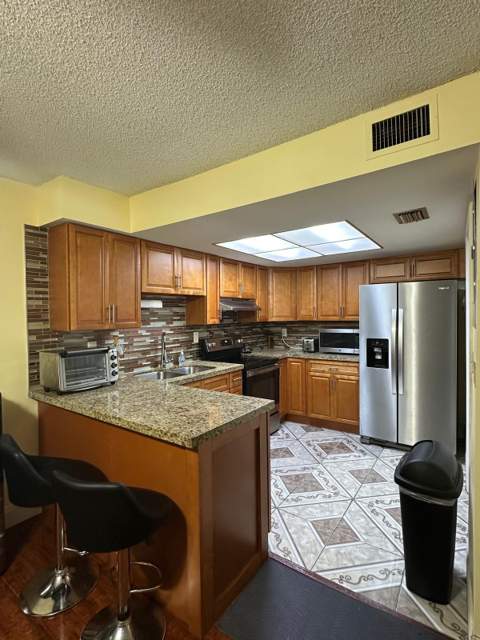 102 Pleasant Hill Lane, Tamarac FL - photo 19 of 25