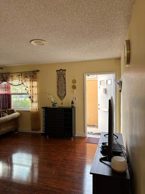 102 Pleasant Hill Lane, Tamarac FL - photo 23 of 25