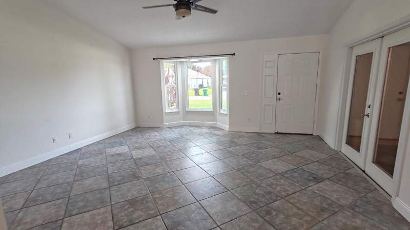 3 bedroom Single Family Residence at 2043 SE Camilo Street, Port St Lucie Section 30, Port St. Lucie — photo 4