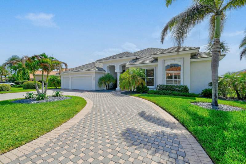 4 bedroom Single Family Residence at 8091 SE Woodlake Lane, Lost Lake The Falls, Hobe Sound — photo 5