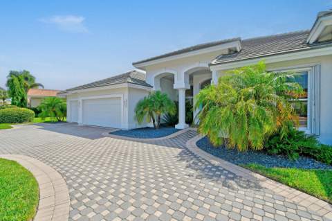 8091 SE Woodlake Lane, Hobe Sound FL - photo 7 of 84
