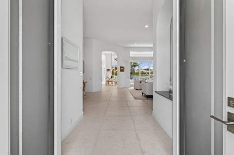 8091 SE Woodlake Lane, Hobe Sound FL - photo 10 of 84