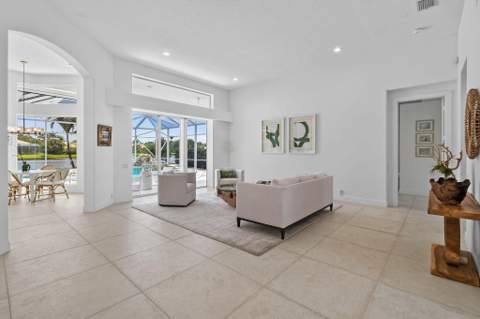 8091 SE Woodlake Lane, Hobe Sound FL - photo 12 of 84
