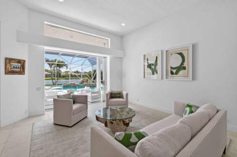 8091 SE Woodlake Lane, Hobe Sound FL - photo 14 of 84
