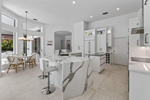 8091 SE Woodlake Lane, Hobe Sound FL - photo 23 of 84