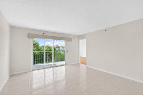 14111 Royal Vista Drive #310, Delray Beach FL - photo 9 of 76