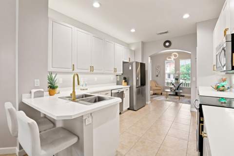 10487 SW West Park Avenue, FL - photo 17 of 47