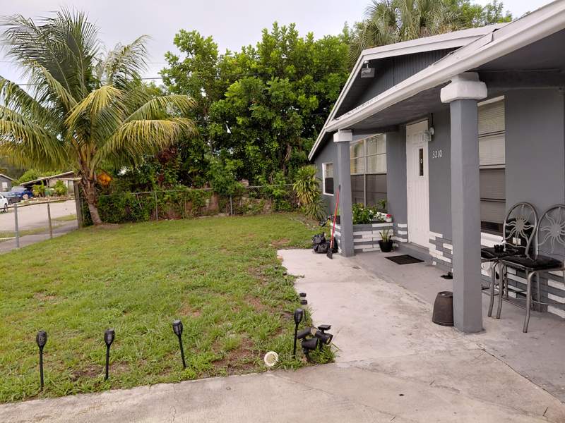3 bedroom Single Family Residence at 3210 NW 18th Place, Westwood Park Sec 1, Lauderhill — photo 2