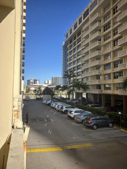 1833 S Ocean Drive #205, Hallandale Beach FL - photo 9 of 17