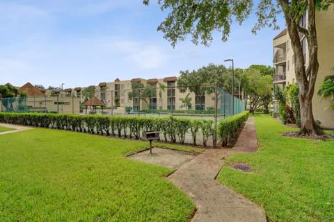 10451 W Broward Boulevard #205, Plantation FL - photo 12 of 14