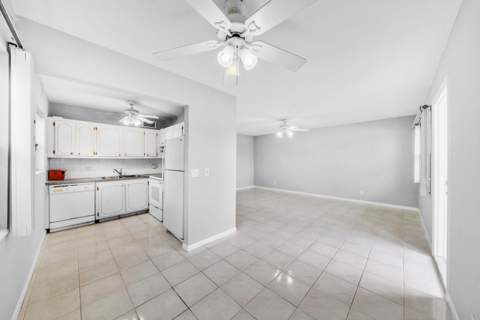 49 Hastings #D, West Palm Beach FL - photo 9 of 40