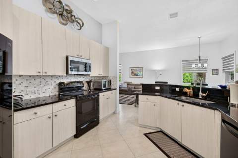 8969 Torcello Way, Boynton Beach FL - photo 8 of 60