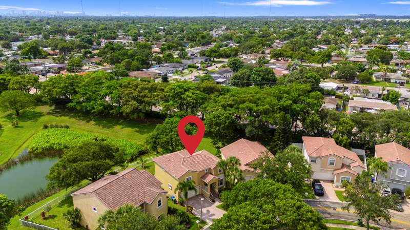 3 bedroom Single Family Residence at 1753 NW 74th Way, Walnut Creek Replat No 1, Pembroke Pines — photo 3