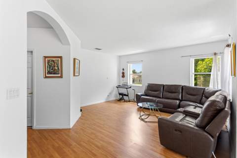 1753 NW 74th Way, Pembroke Pines FL - photo 9 of 38
