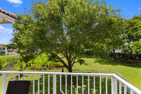 1753 NW 74th Way, Pembroke Pines FL - photo 13 of 38