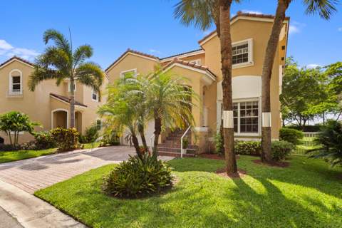 1753 NW 74th Way, Pembroke Pines FL - photo 19 of 38
