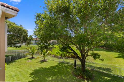1753 NW 74th Way, Pembroke Pines FL - photo 21 of 38
