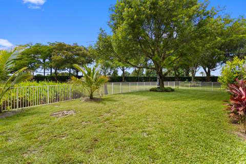 1753 NW 74th Way, Pembroke Pines FL - photo 22 of 38