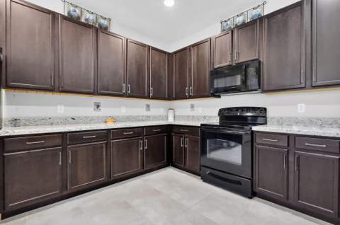 8135 Cantabria Falls Drive, Boynton Beach FL - photo 18 of 85