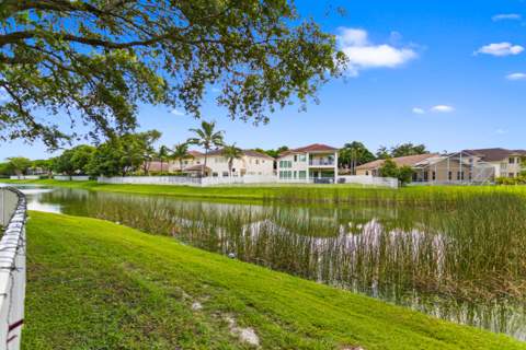 1753 NW 74th Way, Pembroke Pines FL - photo 24 of 38