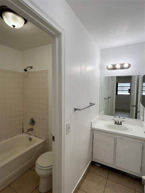2442 NW 52nd Avenue, Lauderhill FL - photo 11 of 13