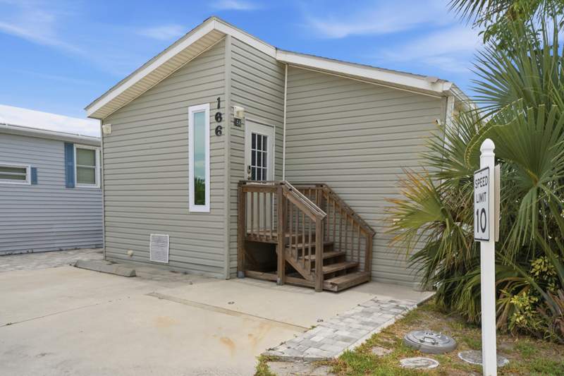 2 bedroom Single Family Residence at 166 Nettles Boulevard, Outdoor Resorts At Nettles Island, Jensen Beach — photo 3