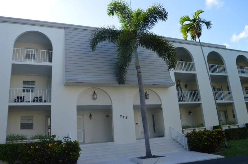 1 bedroom Condominium at 775 Jeffery Street #5-303, French Village Condo, Boca Raton — photo 2