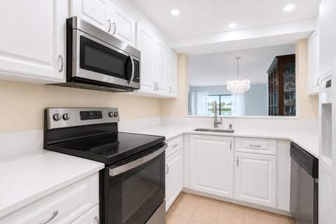 7892 Willow Springs Drive ##1517, Greenacres FL - photo 10 of 30