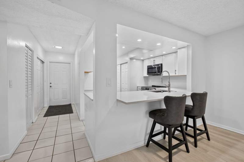 1 bedroom Condominium at 1700 NW 80th Avenue #104, 6 Of Palm Springs 2 Condo, Margate — photo 2