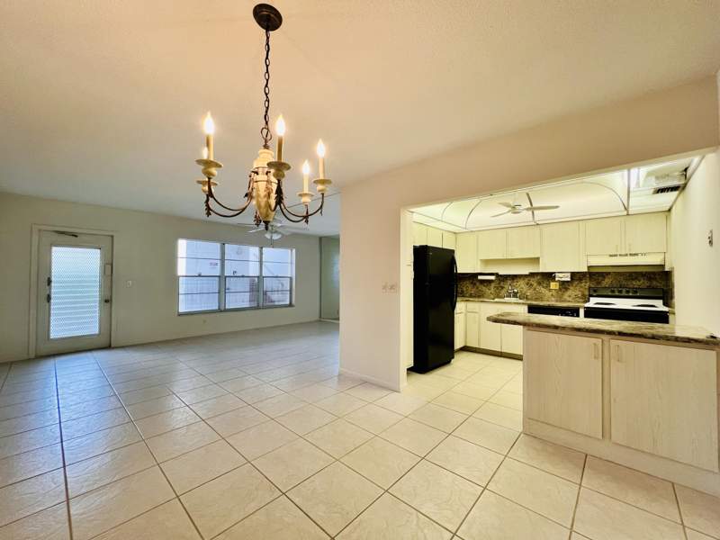1 bedroom Condominium at 107 Wellington D, Century Village - Wellington Condos, West Palm Beach — photo 3
