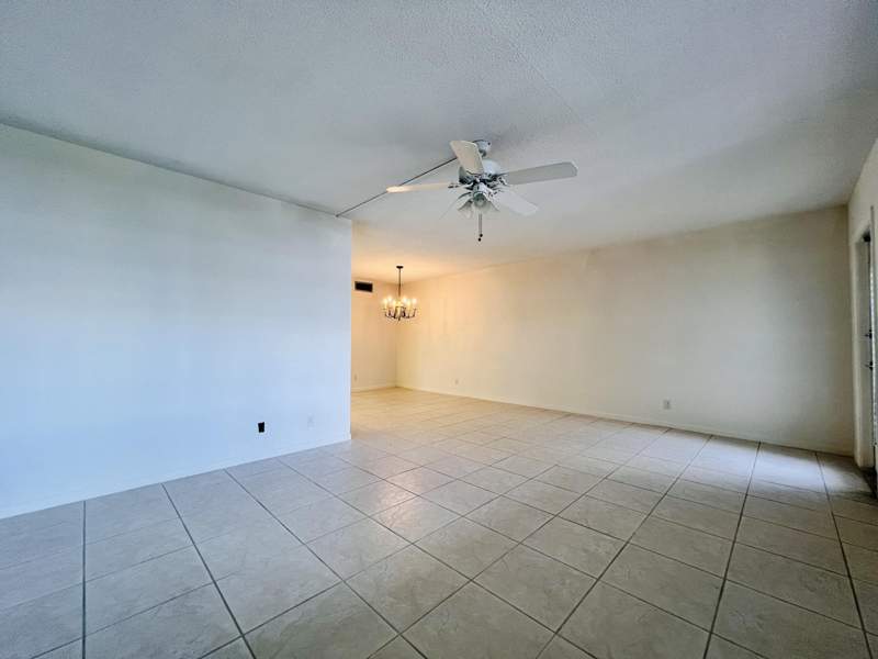 1 bedroom Condominium at 107 Wellington D, Century Village - Wellington Condos, West Palm Beach — photo 5