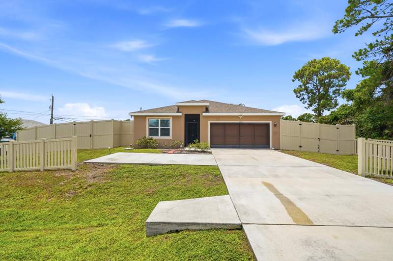 4 bedroom Single Family Residence at 1572 SW Paar Drive, Port St Lucie Section 33, Port St. Lucie — photo 2