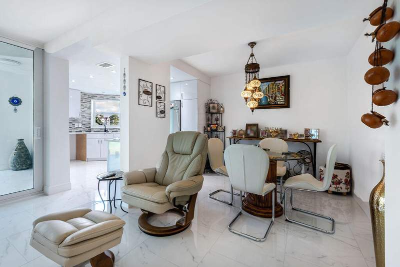 2 bedroom Condominium at 3661 Via Poinciana, Poinciana Place Condo 1,2,8 And 9, Greenacres — photo 3