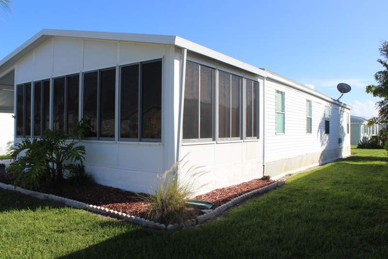 2 bedroom Manufactured Home at 6731 Sinsonte Court, Spanish Lakes Fairways, Fort Pierce — photo 3